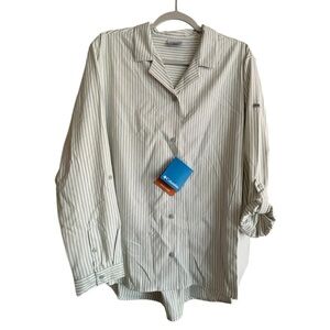 Women’s button up long sleeve blouse